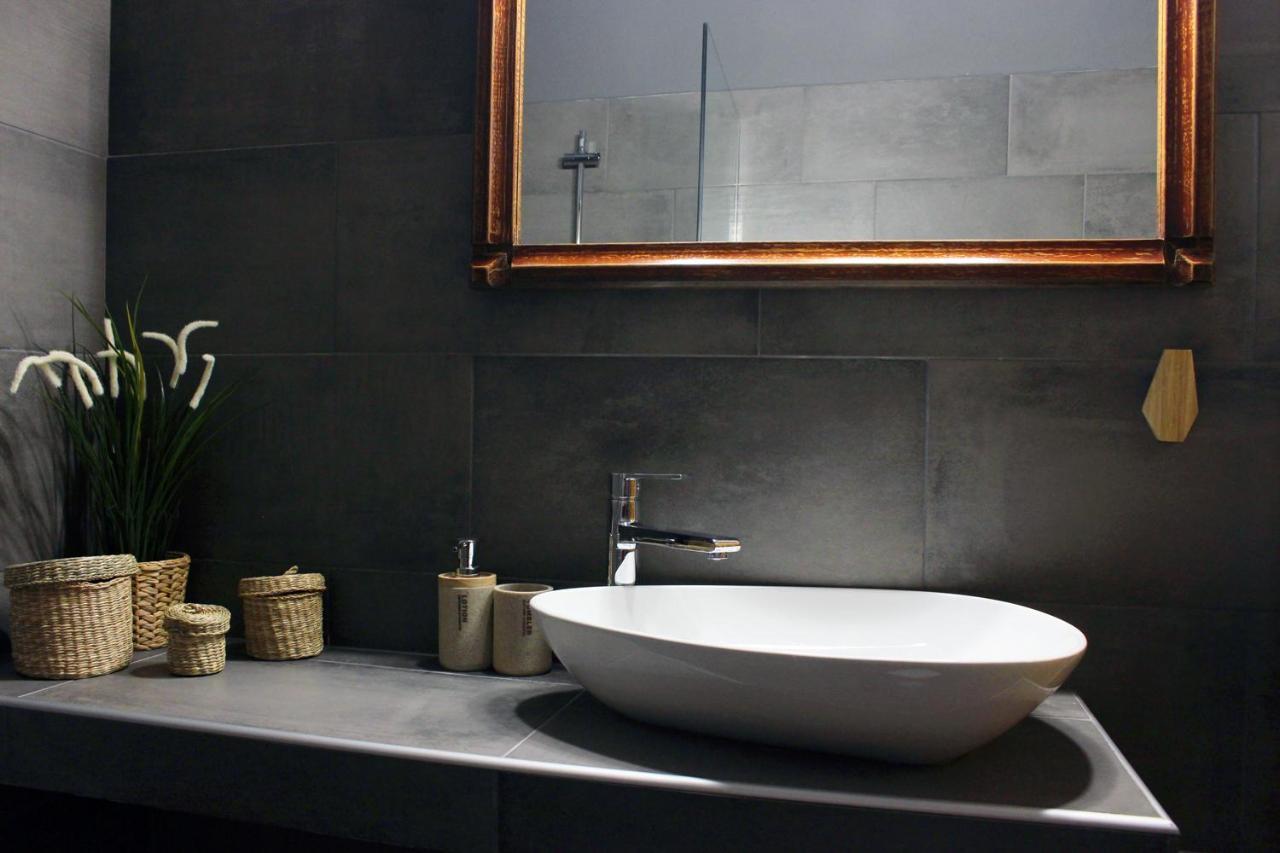 Homel Rocks -Elegant Apt 2Bd -Amazing Garden View กาลัมปากา ภายนอก รูปภาพ